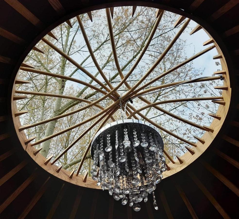 Orchard View Yurt & Hot Tub Somerset เวสตัน-ซูเปอร์-แมร์ ภายนอก รูปภาพ