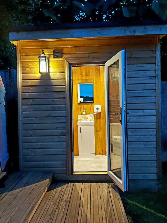 Orchard View Yurt & Hot Tub Somerset เวสตัน-ซูเปอร์-แมร์ ภายนอก รูปภาพ