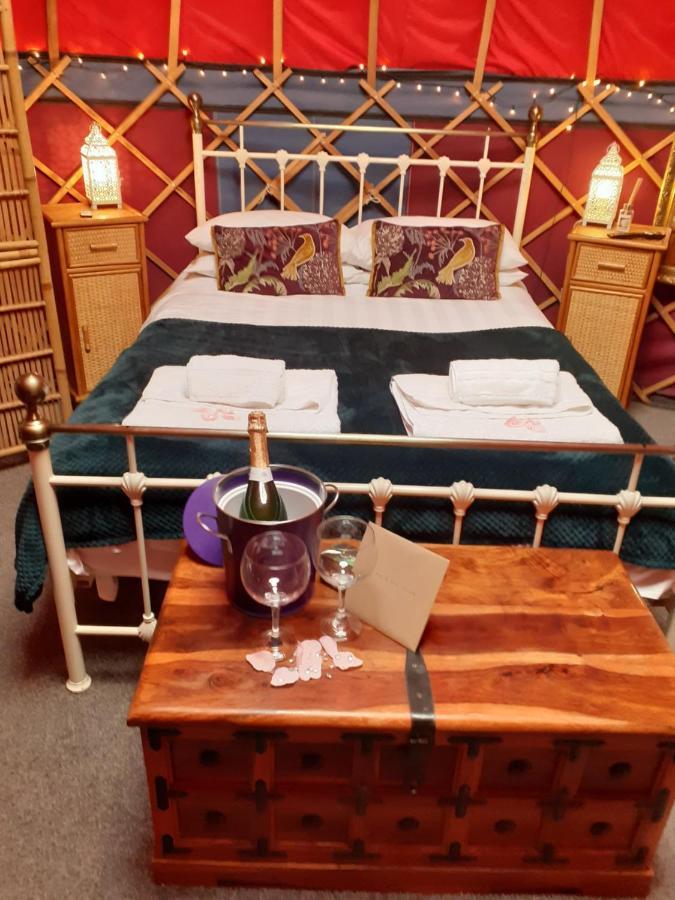 Orchard View Yurt & Hot Tub Somerset เวสตัน-ซูเปอร์-แมร์ ภายนอก รูปภาพ