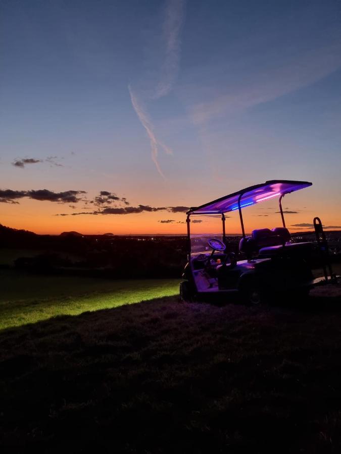 Orchard View Yurt & Hot Tub Somerset เวสตัน-ซูเปอร์-แมร์ ภายนอก รูปภาพ